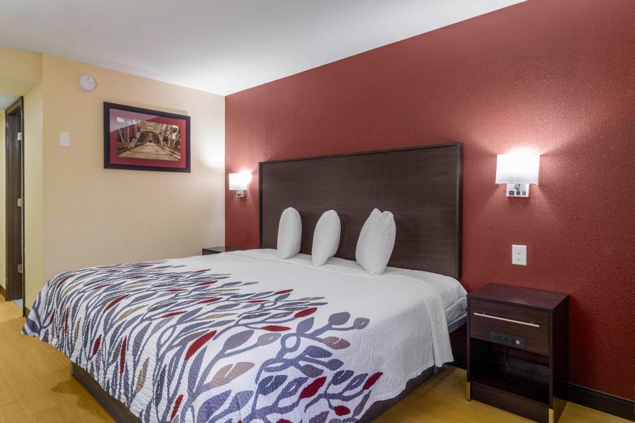 Red Roof Inn Перрісберґ Екстер'єр фото